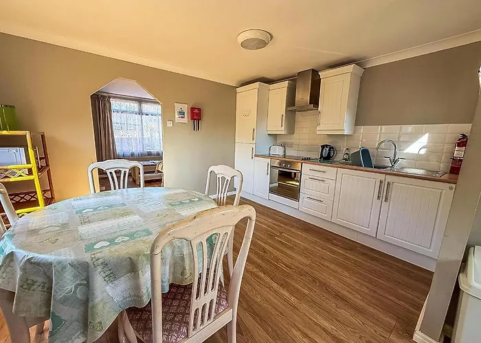 5 Berth Dog Friendly Lodge In Hunstanton By The Beach Ref 13015Rn