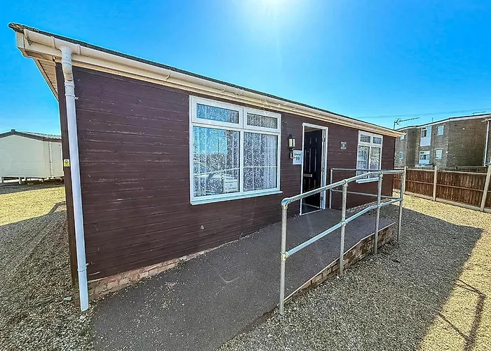 5 Berth Dog Friendly Lodge In Hunstanton By The Beach Ref 13015Rn
